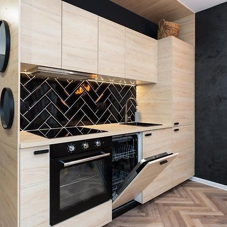 Loft Style Apartment Opienskiego Close To The Zurawiniec Nature Reserve By Noclegi Renters Poznań Extérieur photo