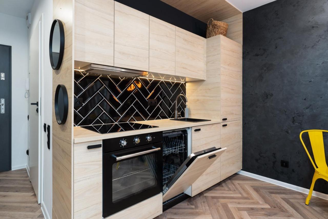 Loft Style Apartment Opienskiego Close To The Zurawiniec Nature Reserve By Noclegi Renters Poznań Extérieur photo